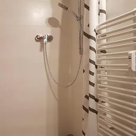 Kleine Gemuetliche Mansardenwohnung Im Suedosten Muenchens *