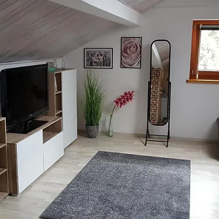 Kleine Gemuetliche Mansardenwohnung Im Suedosten Muenchens