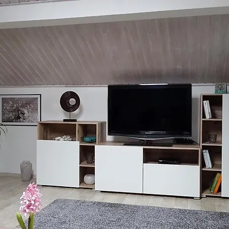 Apartman Kleine Gemuetliche Mansardenwohnung Im Suedosten Muenchens *